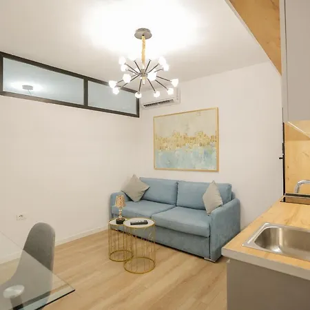 Miku Apartment-adorable At Bllok Area