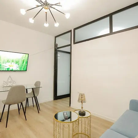 Miku Apartment-adorable At Bllok Area Апартаменты