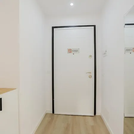 Miku Apartment-adorable At Bllok Area * Τίρανα